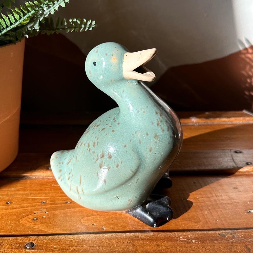 ✨Vintage Ceramic Duck Figurine✨